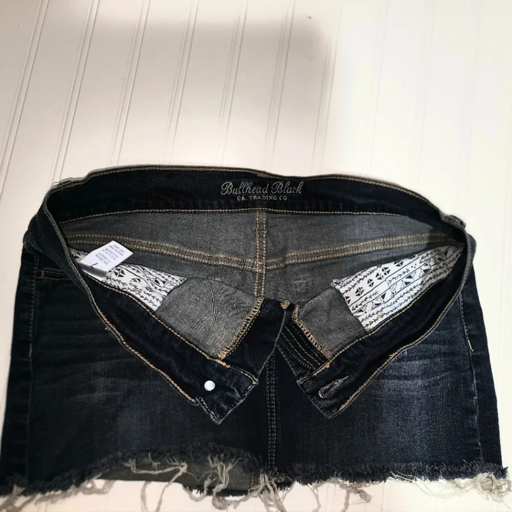 Bullhead Distressed Mini Jean Skirt Size 7